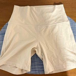 Lululemon Align shorts high-rise 6”